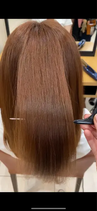 セミロング あやめ【顔まわり/レ イヤー/柔らかカラ】のヘアスタイル