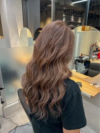 カラー 米倉 陽菜のヘアスタイル