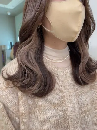 セミロング カラー 🥞ベージュ系カラー 【すずきりほ】🥞のヘアスタイル