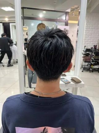 ショート カラー パーマ メンズ 【シャドウパーマ センターパート】義心のヘアスタイル