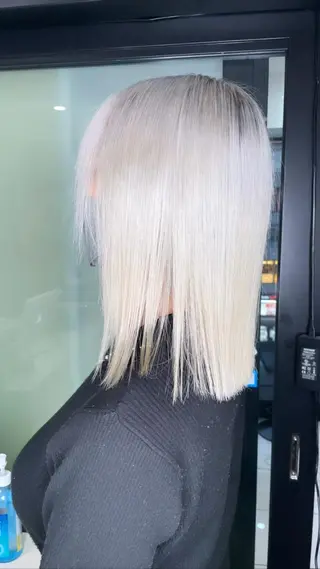 セミロング JUNYA 海外ガールヘアのヘアスタイル