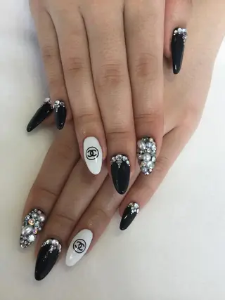 ネイル 💎🐰 saki. m 🐰💎のネイルデザイン