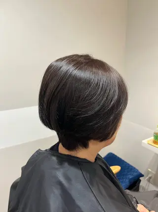 ショート カラー 小鴨 美佳のヘアスタイル