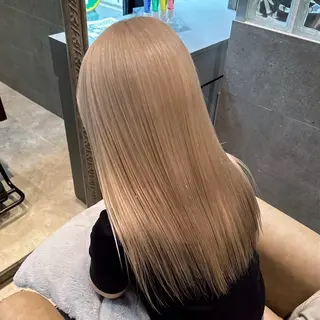 セミロング カラー Ma cherie by Lond所属・ハイトーン/ ブリーチAikaのヘアスタイル