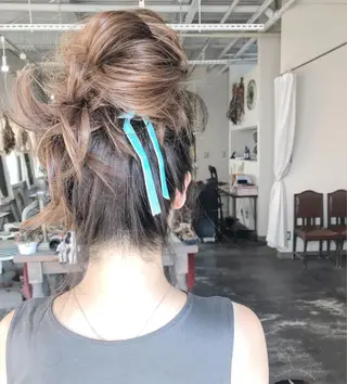 セミロング カラー ヘアアレンジ Mariana/ 鶴原-ハイライトのヘアスタイル