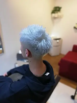 ショート カラー 北林 弘展のヘアスタイル