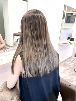 ミディアム ブリーチ毛に縮毛矯正 ✨カラー✨山田 正幸のヘアスタイル