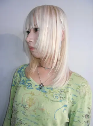 ロング カラー FLOWERS所属・ウルフ、レイヤー 、メンズカットSHOのヘアスタイル