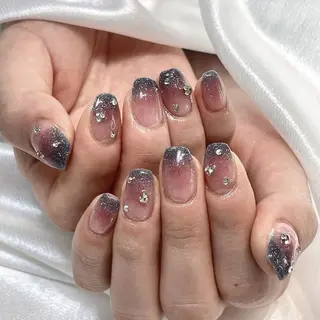 ネイル RAFFINE 月🦋🩵のネイルデザイン