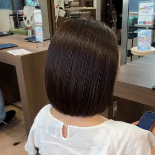 ミディアム カラー CONAN｜レイヤー ボブ／ハイトーンのヘアスタイル