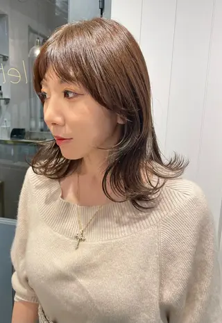 ミディアム 伊藤 まみのヘアスタイル