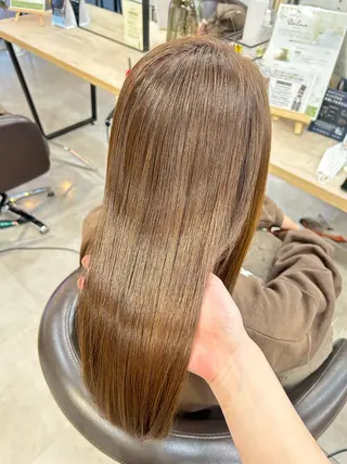 セミロング 光を纏うツヤ感ロング Natsuki🤍のヘアスタイル