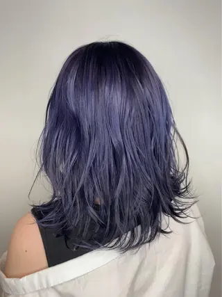 ミディアム カラー 余崎 優花のヘアスタイル