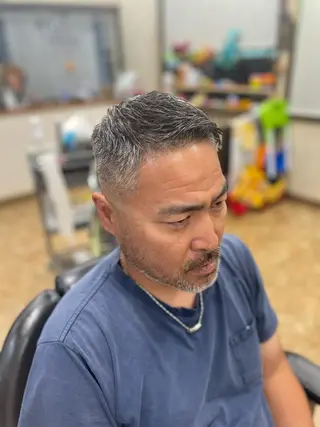 ショート メンズ 海老原 コウのヘアスタイル