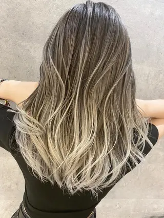 ミディアム カラー パーマ ヘアアレンジ マツエク・マツパ 井上 一平のヘアスタイル