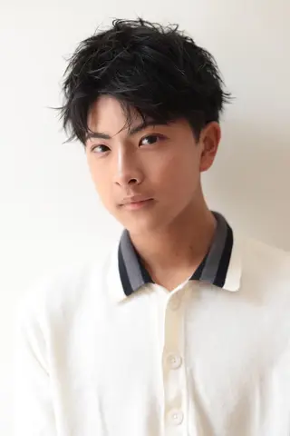 メンズ メンズ ヘアメイク  ハイトーン キャロのヘアスタイル