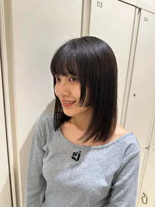 セミロング カラー ヘアアレンジ タイトボブ個性派カラ ーAKANEのヘアスタイル