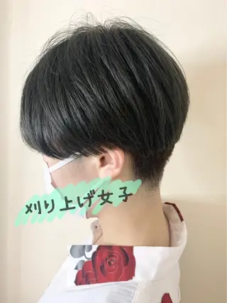ショート カラー 菅野 愛のヘアスタイル