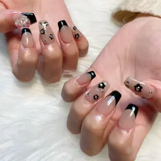 ネイル ゴテゴテ💙ワンホン リオナのネイルデザイン