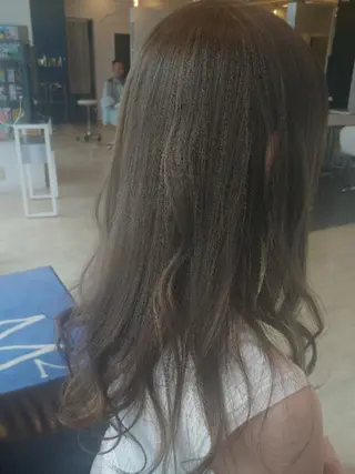 ロング カラー 池田 恵久美のヘアスタイル