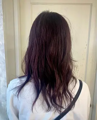 カラー コヤマ ナミのヘアスタイル