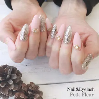 ネイル Petit Fleur所属・青柳 亜梨奈のマツエク・マツパデザイン