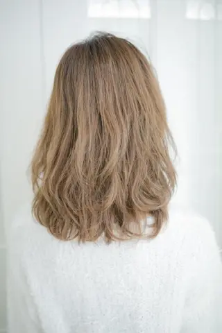 ミディアム 当日予約可能 南口徒歩５分のヘアスタイル