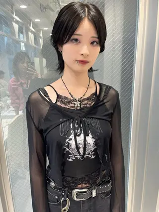 ショート ウルフカット／吉村 桃子のヘアスタイル