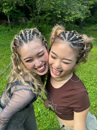 ロング ヘアアレンジ Maho/海外 レイヤー/ハイトーンのヘアスタイル