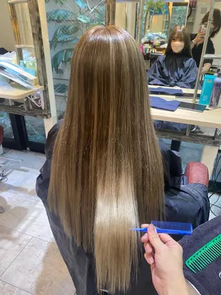 ロング カラー ササ キのヘアスタイル