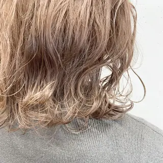 ミディアム カラー AILEE所属・ウルフカット レイヤーカット上柿のヘアスタイル