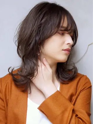 ミディアム hoNua. 栄/透明感カラーのヘアスタイル