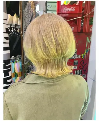 ショート カラー GARU-ガル-所属・TSUNO🦖 派手髪/オタク美容師のヘアスタイル