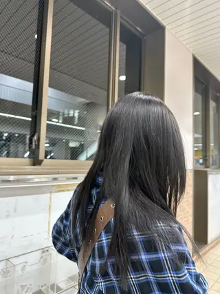 ロング カラー CAMINOIA 銀座店所属・指田 あゆみのヘアスタイル