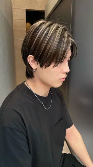 カラー メンズ EMANONシェアサロン心斎橋店所属・韓国メンズヘア　ミル クティボブ　足立佳代のヘアスタイル