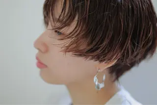 ショート カラー 梅本 信のヘアスタイル