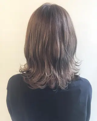 ミディアム カラー 齋藤 咲のヘアスタイル