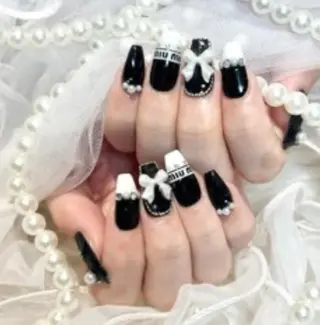 ネイル WISTERIA SAKAEのネイルデザイン