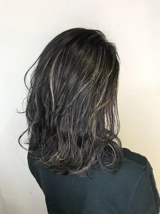 ミディアム カラー AMI Hair  supply所属・髪質改善カラー 韓国風レイヤーのヘアスタイル