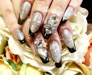 セミロング サロンドラフィーユ LAFEUILLEのネイルデザイン