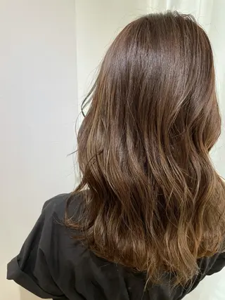 セミロング カラー eins.hair所属・過去一の柔髪ヘア 🌿einshairのヘアスタイル