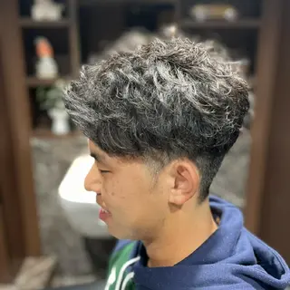 パーマ 餘野 翔舞のヘアスタイル