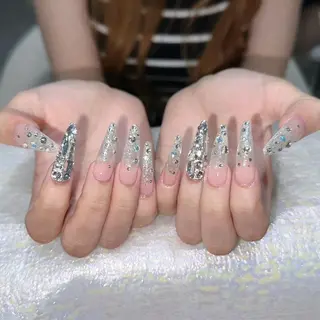 ネイル Queens 榊 まおのネイルデザイン