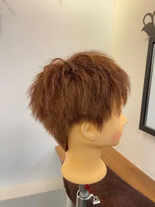 ショート chill out 甲斐千尋のヘアスタイル