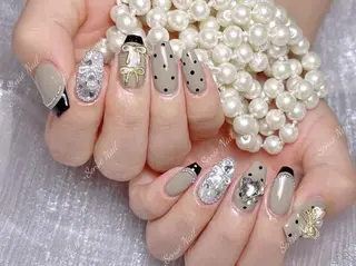 ネイル Queening 🦋のネイルデザイン