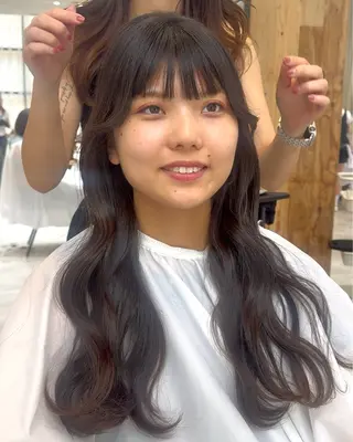ロング りん/ワンホン/艶髪 ／小顔顔周りカットのヘアスタイル