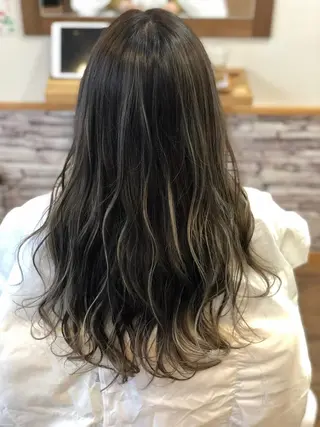 カラー N-plants 和泉中央店のヘアスタイル