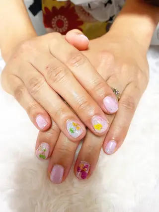 ネイル The Best Beauty受付担当のヘアスタイル