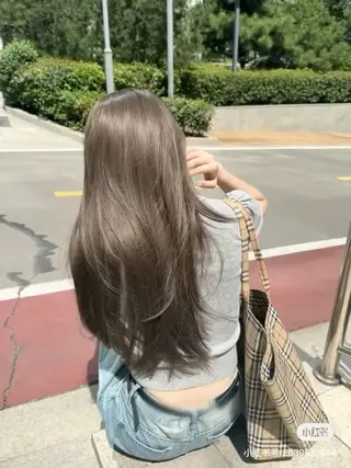 ロング 艶髪ハイトーンカラー 渋谷🎀ririkaのヘアスタイル