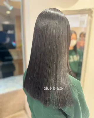 ロング Notoミルクティー グレージュカラーのヘアスタイル